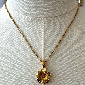 Gold 18K gold plated Hibiscus Pendant Necklace 🌺